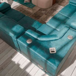 Detalle de rinconera con _USB altavoces y bluetooth